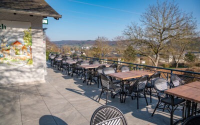 La terrasse du restaurant a été rénovée